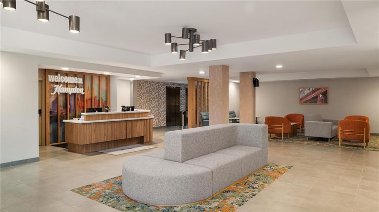 Hampton Inn Philadelphia Intl Airport Lobby