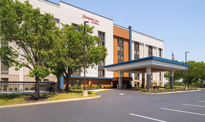 Hampton Inn Philadelphia Intl Airport Exterior