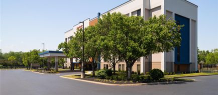 Hampton Inn Philadelphia Intl Airport Exterior