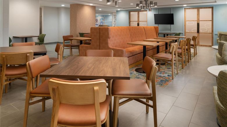 <b>Hampton Inn Philadelphia Intl Airport Restaurant</b>. Images powered by <a href="https://iceportal.shijigroup.com/" title="IcePortal" target="_blank">IcePortal</a>.