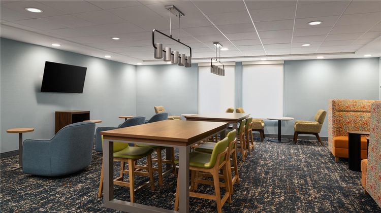Hampton Inn Philadelphia Intl Airport Lobby