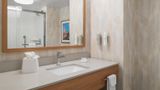<b>Hampton Inn Philadelphia Intl Airport Room</b>. Images powered by <a href="https://iceportal.shijigroup.com/" title="IcePortal" target="_blank">IcePortal</a>.