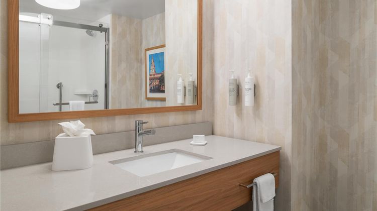Hampton Inn Philadelphia Intl Airport Room