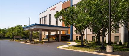 Hampton Inn Philadelphia Intl Airport Exterior