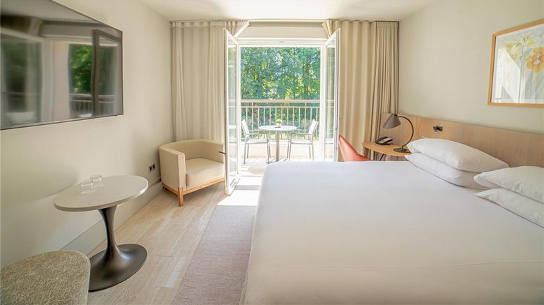 <b>Le Grand Pavillon Chantilly Room</b>. Images powered by <a href="https://iceportal.shijigroup.com/" title="IcePortal" target="_blank">IcePortal</a>.