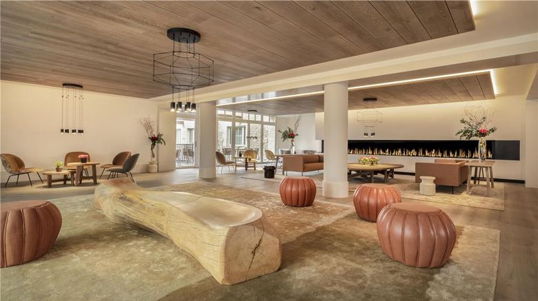 <b>Le Grand Pavillon Chantilly Lobby</b>. Images powered by <a href="https://iceportal.shijigroup.com/" title="IcePortal" target="_blank">IcePortal</a>.