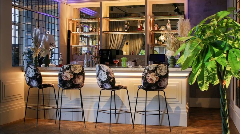 <b>Le Grand Pavillon Chantilly Restaurant</b>. Images powered by <a href="https://iceportal.shijigroup.com/" title="IcePortal" target="_blank">IcePortal</a>.