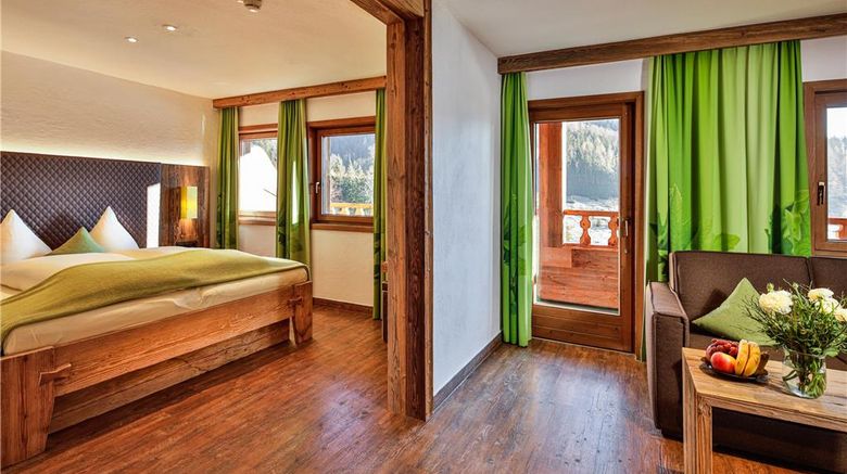 <b>Feuriger Tatzlwurm Berghotel & Spa, BW S Room</b>. Images powered by <a href="https://iceportal.shijigroup.com/" title="IcePortal" target="_blank">IcePortal</a>.