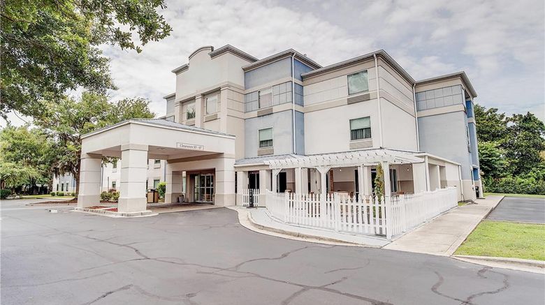Country Inn  and  Suites Savannah Southside Exterior. Images powered by <a href="https://iceportal.shijigroup.com" target="_blank" rel="noopener">Ice Portal</a>.