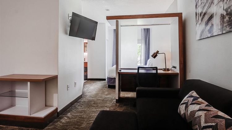 Country Inn & Suites Savannah Southside Suite