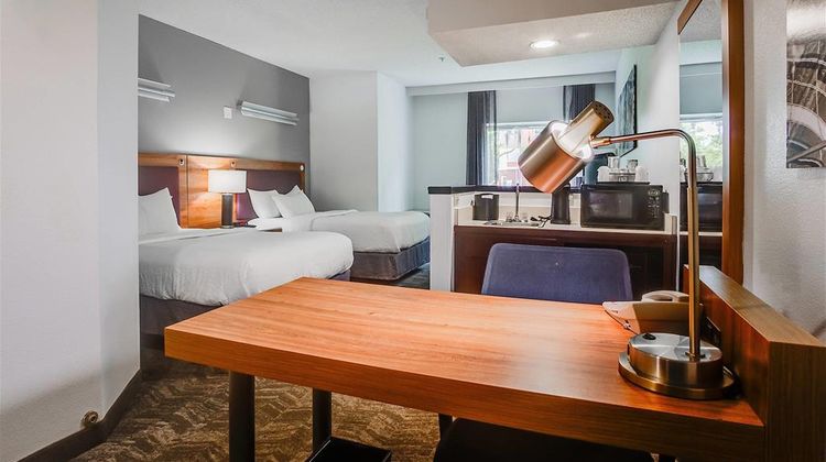 Country Inn & Suites Savannah Southside Suite