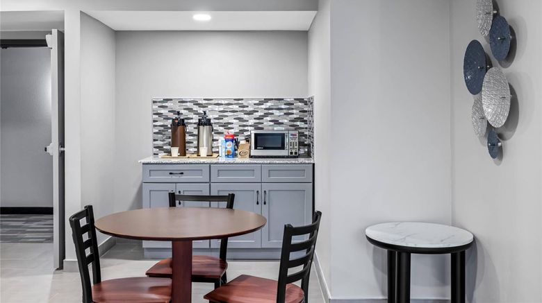 <b>Rodeway Inn Rochester Webster Restaurant</b>. Images powered by <a href="https://iceportal.shijigroup.com/" title="IcePortal" target="_blank">IcePortal</a>.