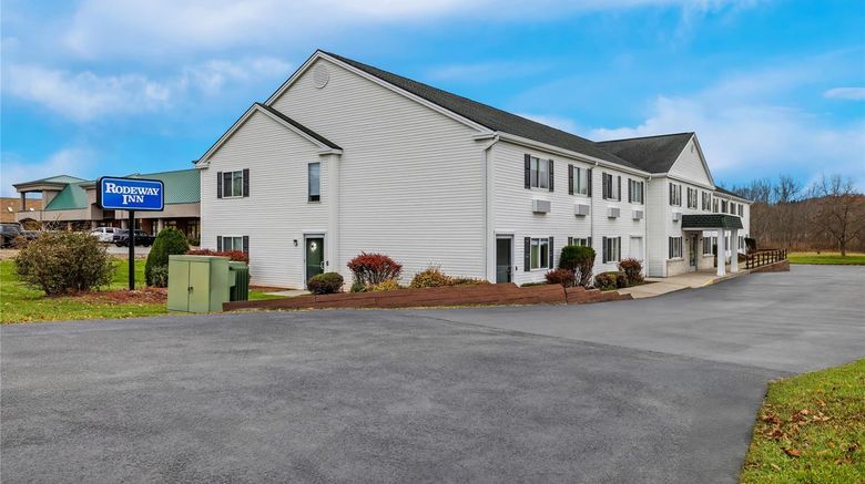 <b>Rodeway Inn Rochester Webster Exterior</b>. Images powered by <a href="https://iceportal.shijigroup.com/" title="IcePortal" target="_blank">IcePortal</a>.