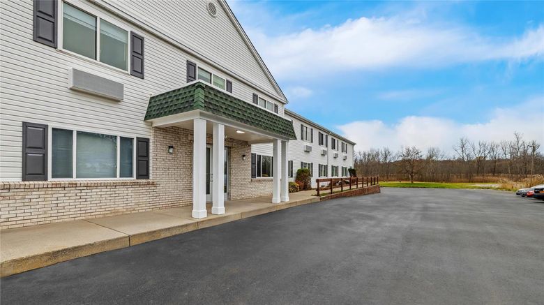 <b>Rodeway Inn Rochester Webster Exterior</b>. Images powered by <a href="https://iceportal.shijigroup.com/" title="IcePortal" target="_blank">IcePortal</a>.