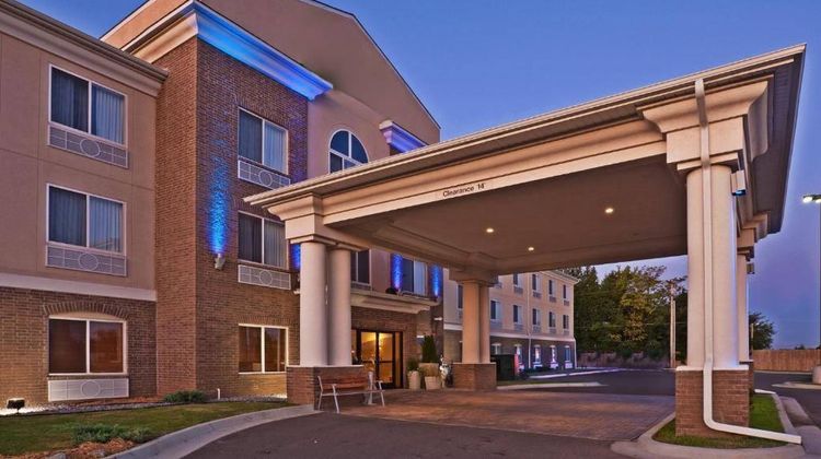 Quality Inn & Suites Bethany Exterior