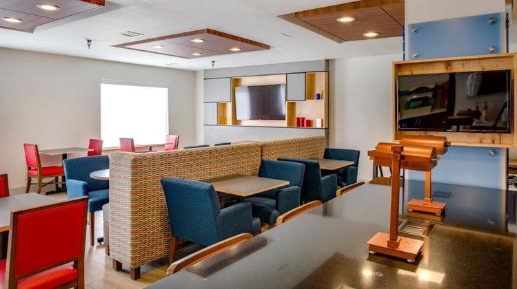 Quality Inn & Suites Bethany Restaurant