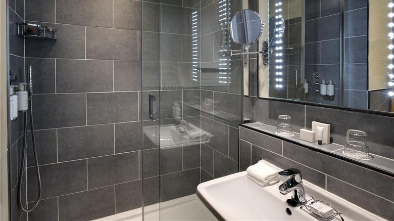 <b>Sloane Square Hotel Room</b>. Images powered by <a href="https://iceportal.shijigroup.com/" title="IcePortal" target="_blank">IcePortal</a>.