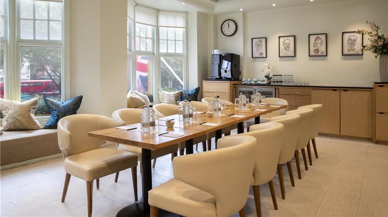 <b>Sloane Square Hotel Room</b>. Images powered by <a href="https://iceportal.shijigroup.com/" title="IcePortal" target="_blank">IcePortal</a>.