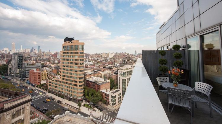 SoHo 54 Hotel Exterior
