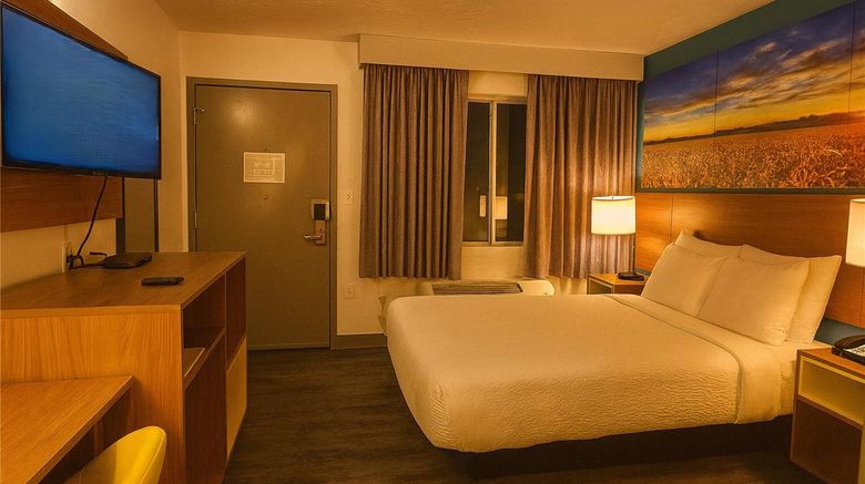 <b>Days Inn by Wyndham Rock Springs Room</b>. Images powered by <a href="https://iceportal.shijigroup.com/" title="IcePortal" target="_blank">IcePortal</a>.