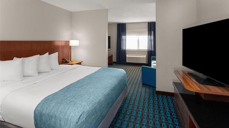 Wingate by Wyndham Oshkosh Room
