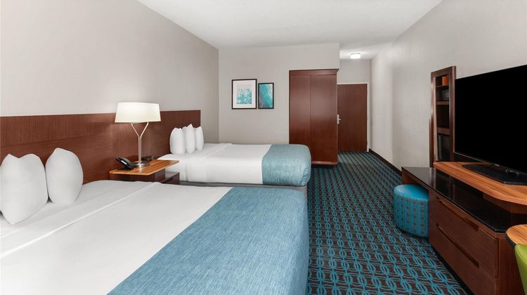 Wingate by Wyndham Oshkosh Room