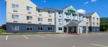 Wingate by Wyndham Oshkosh Exterior