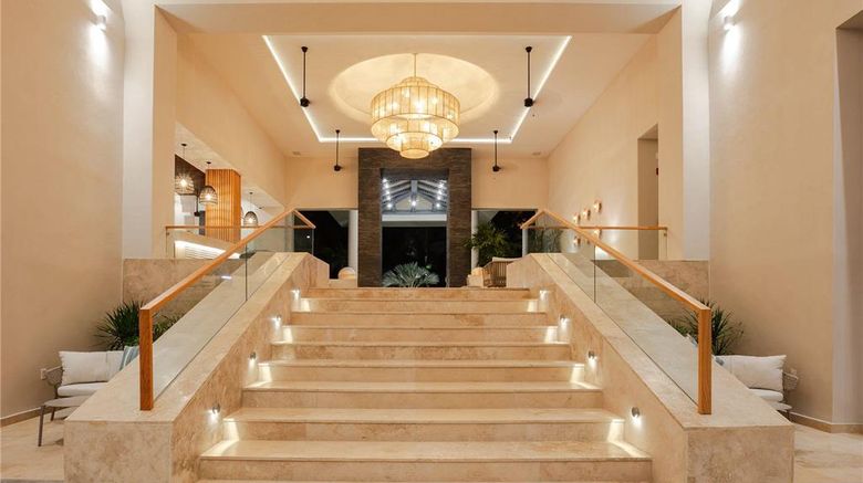 <b>Camino Real Acapulco Diamante Lobby</b>. Images powered by <a href="https://iceportal.shijigroup.com/" title="IcePortal" target="_blank">IcePortal</a>.