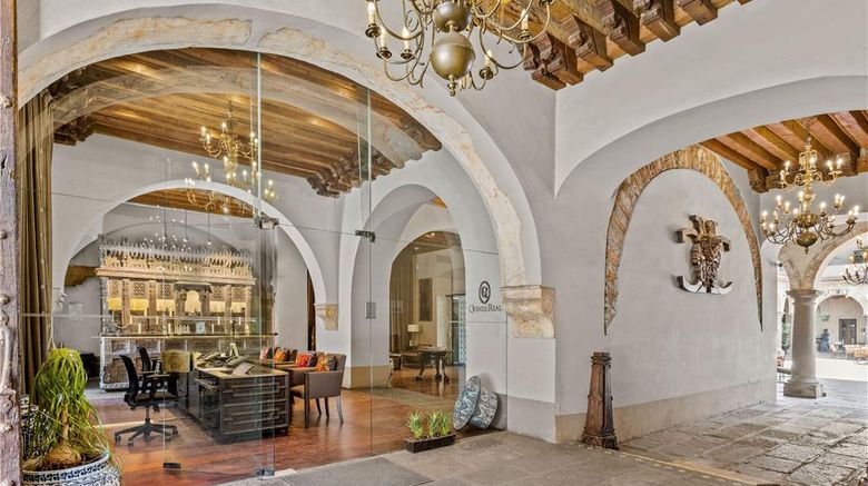 <b>Quinta Real Puebla Lobby</b>. Images powered by <a href="https://iceportal.shijigroup.com/" title="IcePortal" target="_blank">IcePortal</a>.
