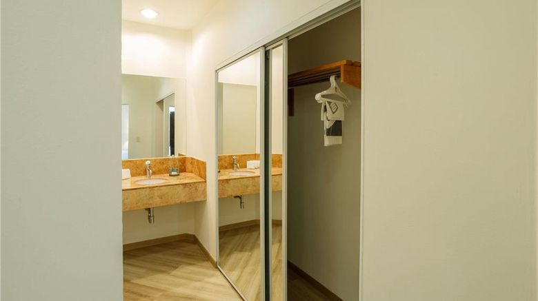 <b>Camino Real Pachuca Suite</b>. Images powered by <a href="https://iceportal.shijigroup.com/" title="IcePortal" target="_blank">IcePortal</a>.