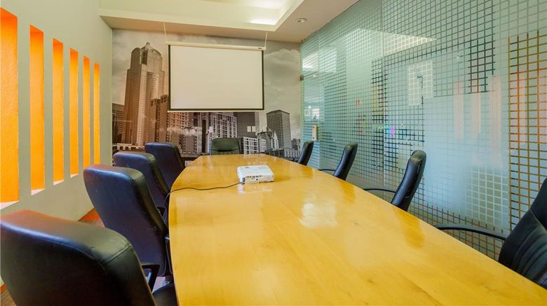 <b>Real Inn Torreon Meeting</b>. Images powered by <a href="https://iceportal.shijigroup.com/" title="IcePortal" target="_blank">IcePortal</a>.