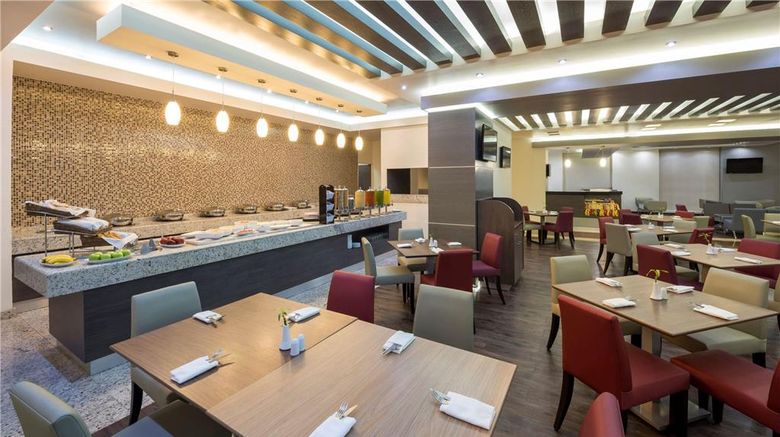 <b>Real Inn San Luis Potosi Restaurant</b>. Images powered by <a href="https://iceportal.shijigroup.com/" title="IcePortal" target="_blank">IcePortal</a>.