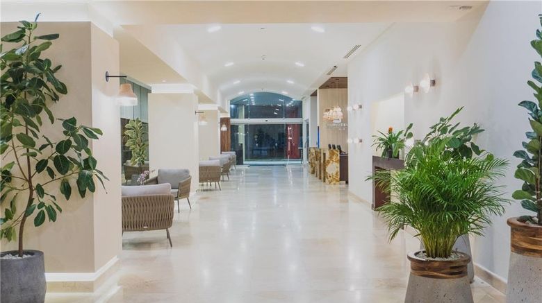 <b>Camino Real Veracruz Lobby</b>. Images powered by <a href="https://iceportal.shijigroup.com/" title="IcePortal" target="_blank">IcePortal</a>.