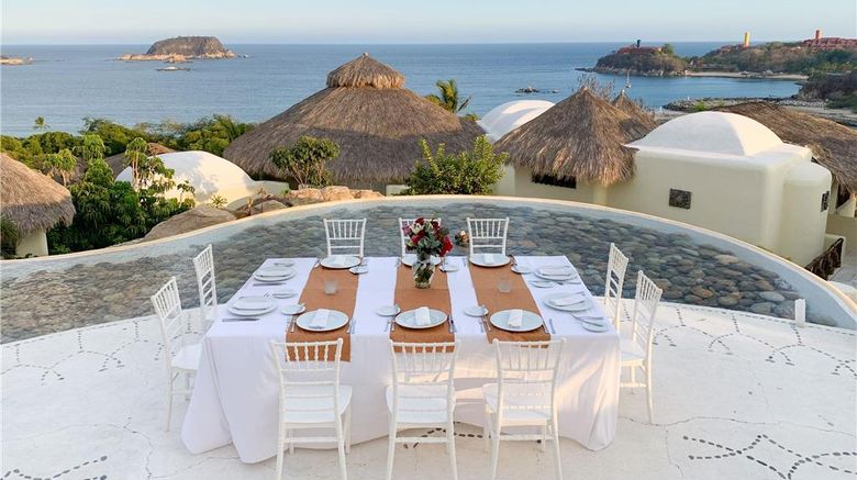 <b>Quinta Real Huatulco Restaurant</b>. Images powered by <a href="https://iceportal.shijigroup.com/" title="IcePortal" target="_blank">IcePortal</a>.