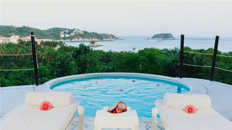 <b>Quinta Real Huatulco Suite</b>. Images powered by <a href="https://iceportal.shijigroup.com/" title="IcePortal" target="_blank">IcePortal</a>.