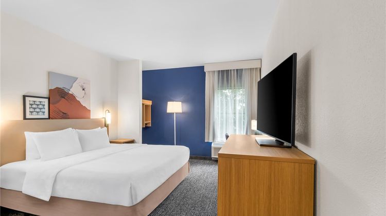 Spark by Hilton Dayton Fairborn Room