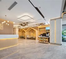 Hilton Garden Inn Diecai Li Lobby