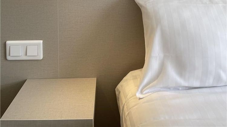 Valpre Hotel Room