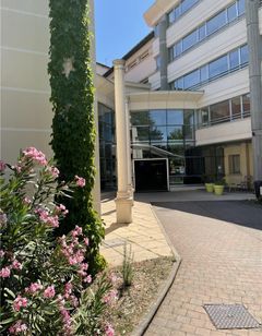 Valpre Hotel