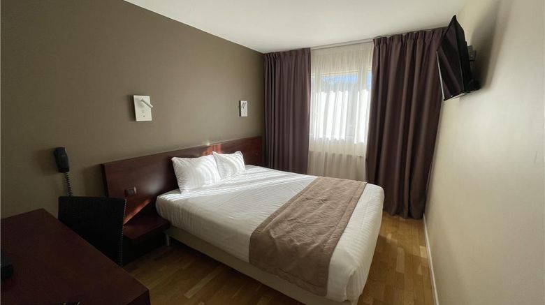 <b>Valpre Hotel Room</b>. Images powered by <a href="https://iceportal.shijigroup.com/" title="IcePortal" target="_blank">IcePortal</a>.
