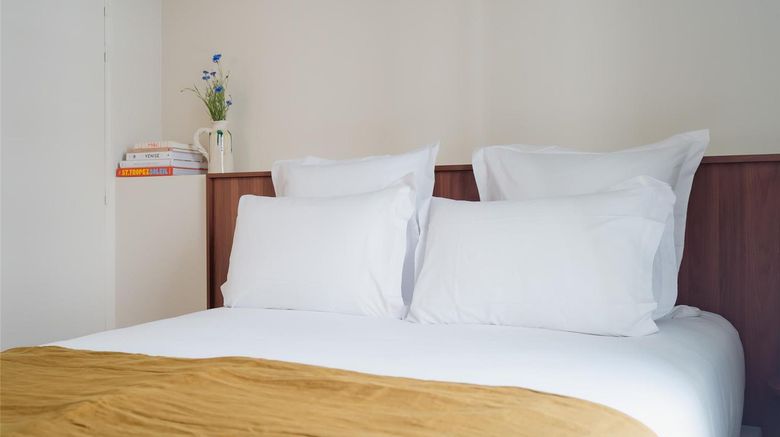 <b>Hotel Camelia International Room</b>. Images powered by <a href="https://iceportal.shijigroup.com/" title="IcePortal" target="_blank">IcePortal</a>.