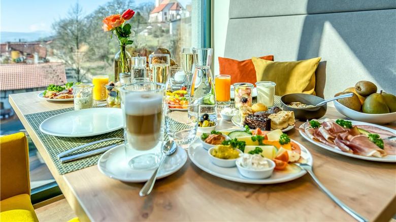 <b>Hotel Beckmann Restaurant</b>. Images powered by <a href="https://iceportal.shijigroup.com/" title="IcePortal" target="_blank">IcePortal</a>.