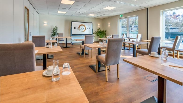 <b>Hotel Beckmann Meeting</b>. Images powered by <a href="https://iceportal.shijigroup.com/" title="IcePortal" target="_blank">IcePortal</a>.
