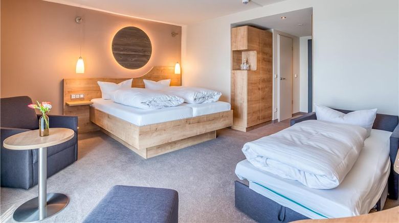 <b>Hotel Beckmann Room</b>. Images powered by <a href="https://iceportal.shijigroup.com/" title="IcePortal" target="_blank">IcePortal</a>.