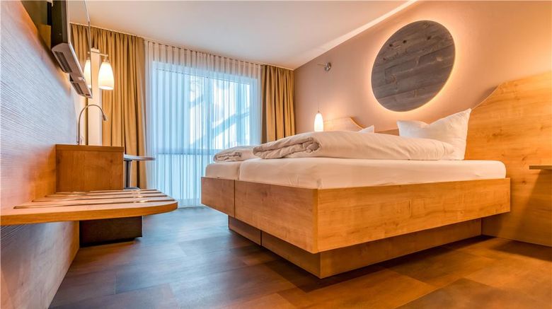 <b>Hotel Beckmann Room</b>. Images powered by <a href="https://iceportal.shijigroup.com/" title="IcePortal" target="_blank">IcePortal</a>.