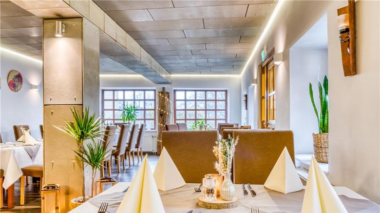 <b>Hotel Beckmann Restaurant</b>. Images powered by <a href="https://iceportal.shijigroup.com/" title="IcePortal" target="_blank">IcePortal</a>.