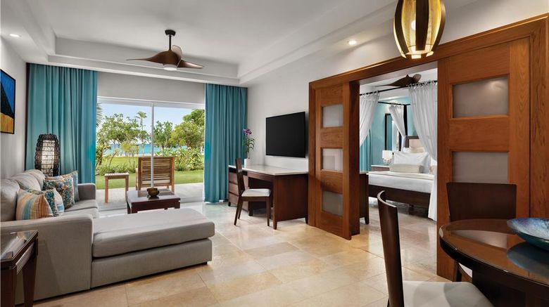 <b>Dreams La Romana Resort & Spa Suite</b>. Images powered by <a href="https://iceportal.shijigroup.com/" title="IcePortal" target="_blank">IcePortal</a>.