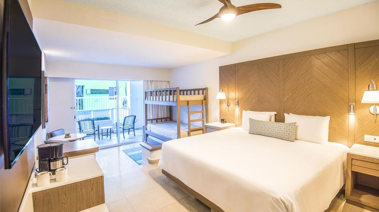 <b>Sunscape Cancun Resort & Spa Suite</b>. Images powered by <a href="https://iceportal.shijigroup.com/" title="IcePortal" target="_blank">IcePortal</a>.
