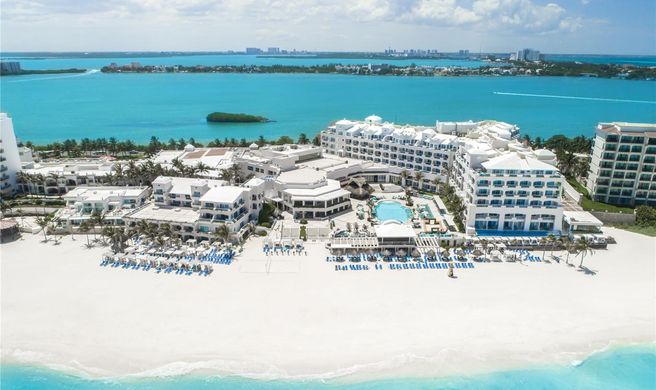 Sunscape Cancun Resort & Spa Exterior