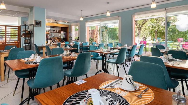 <b>Deltour Hotel Restaurant</b>. Images powered by <a href="https://iceportal.shijigroup.com/" title="IcePortal" target="_blank">IcePortal</a>.